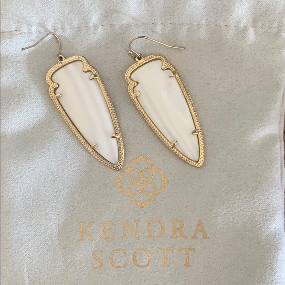 Skylar Earrings ivory